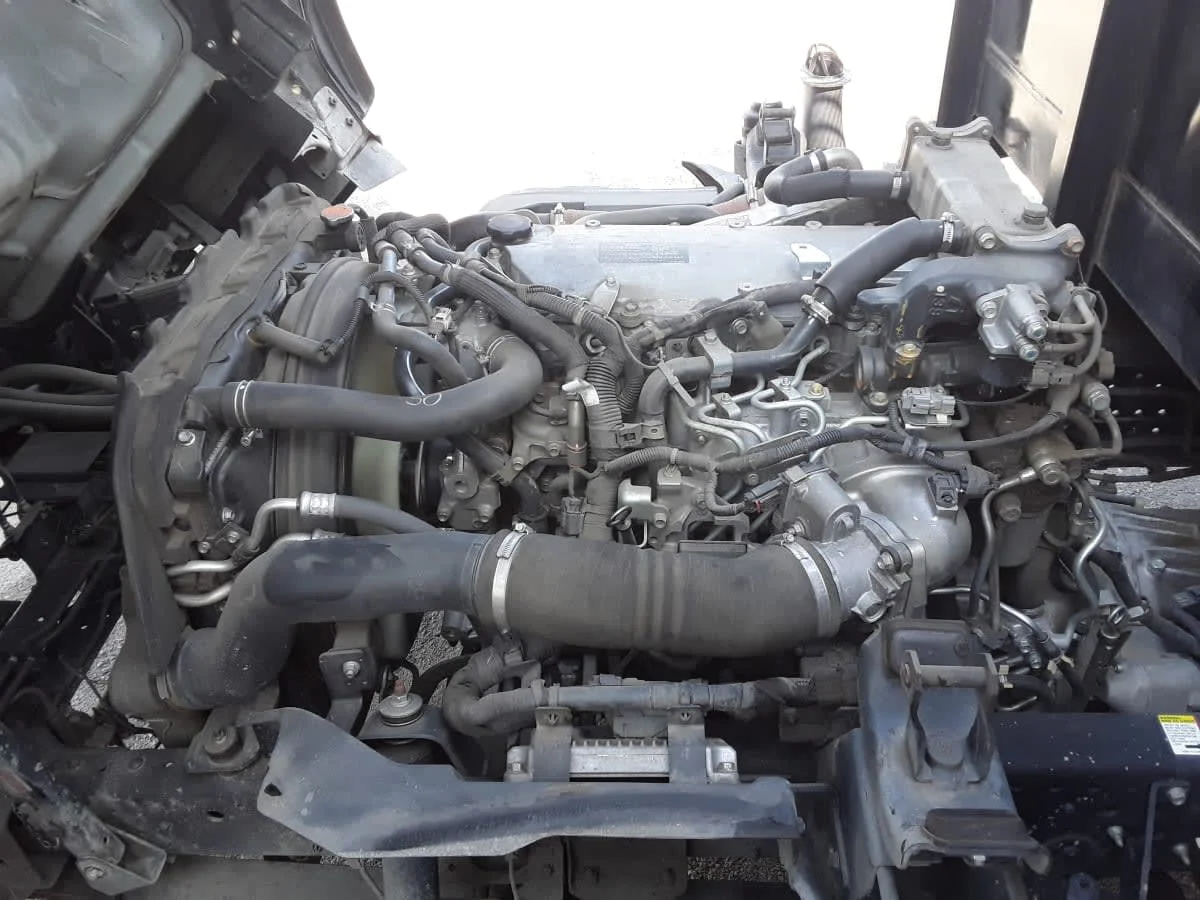 2019 Isuzu NPR - image 9