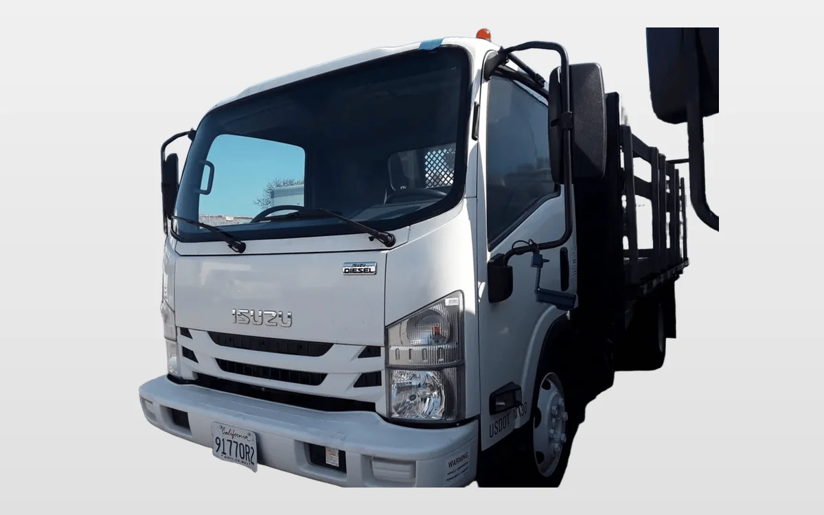 2019 Isuzu NPR - image 1