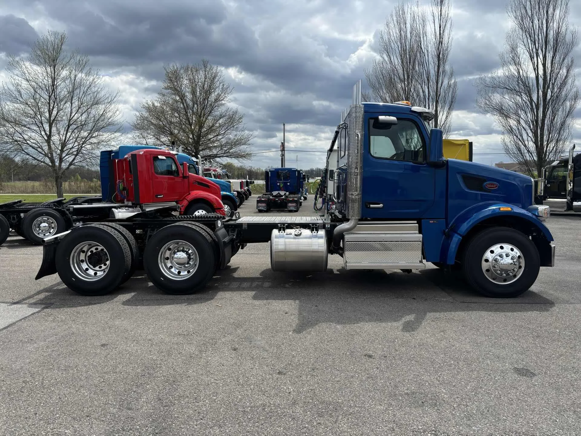 2027 Peterbilt 567 in Zanesville, OH — photo 6