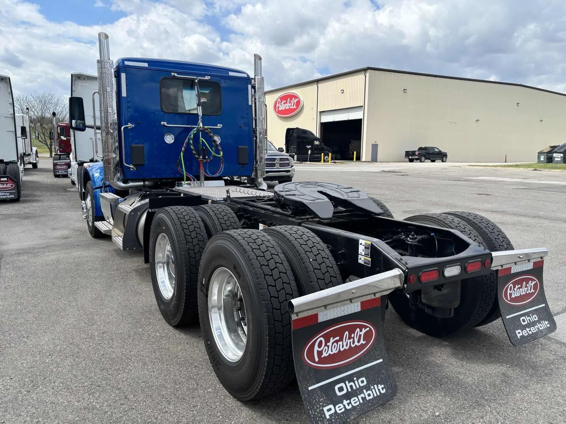 2027 Peterbilt 567 in Zanesville, OH — photo 4