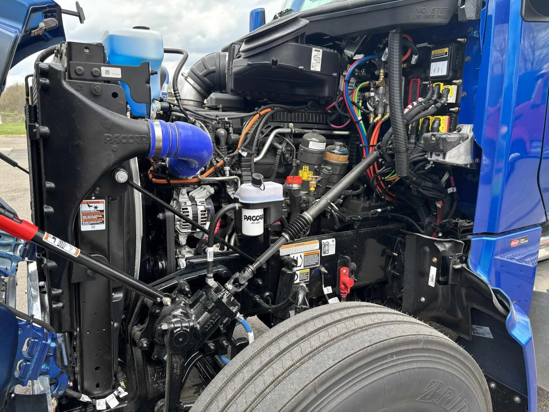 2027 Peterbilt 567 in Zanesville, OH — photo 8