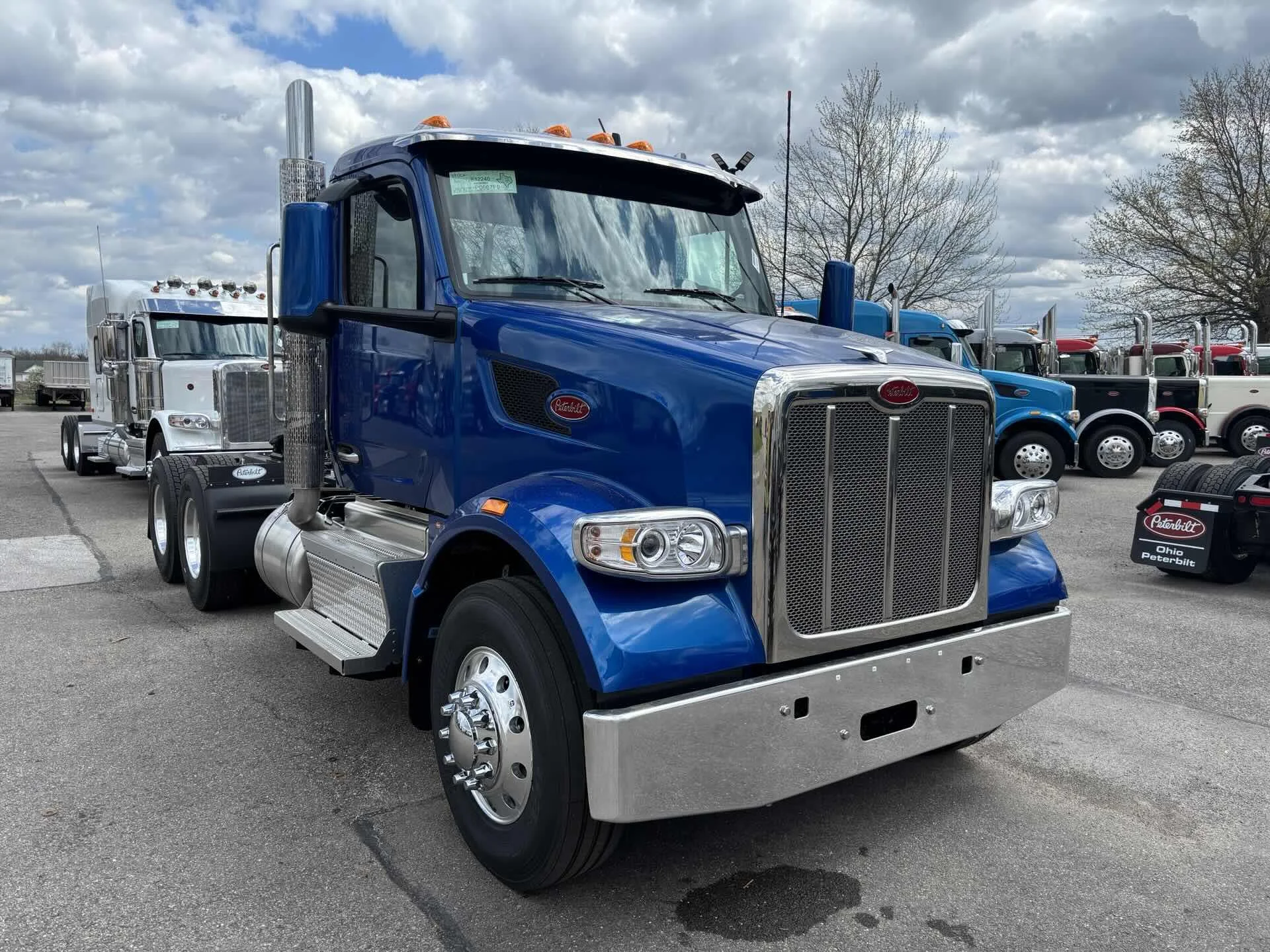 2027 Peterbilt 567 in Zanesville, OH — photo 2