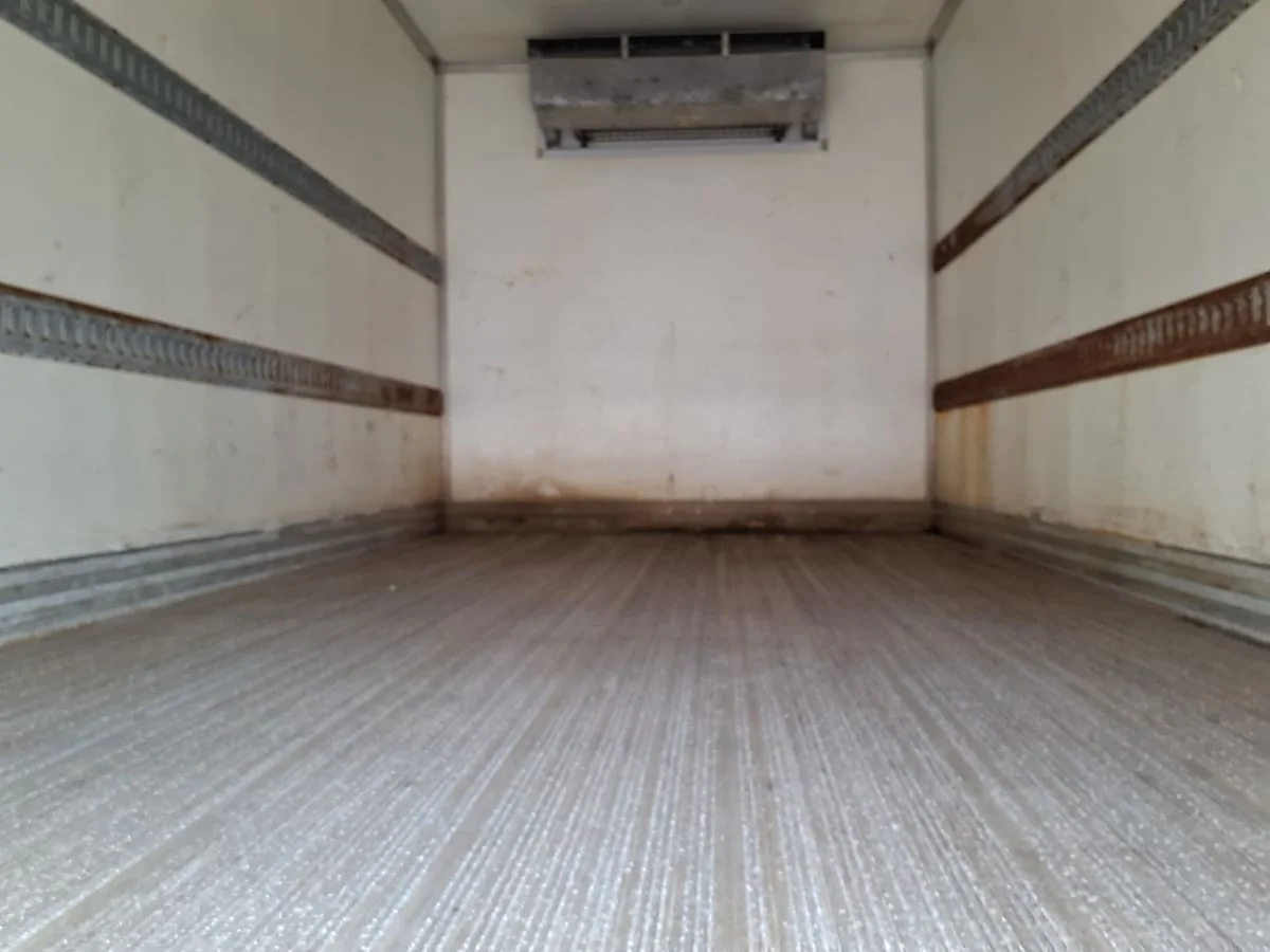 2019 Isuzu NQR - image 9