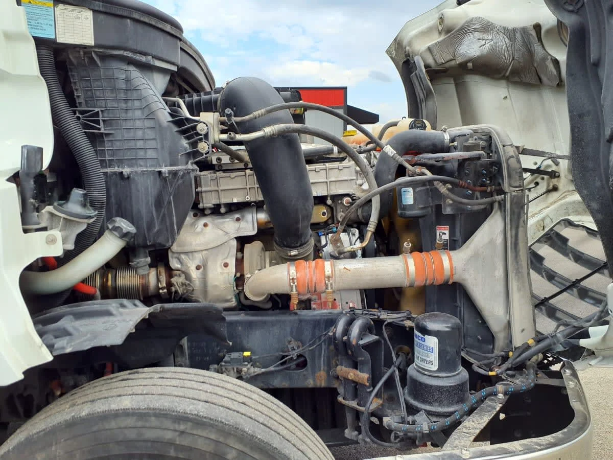 2020 Freightliner Cascadia in Clarksville, IN — photo 9