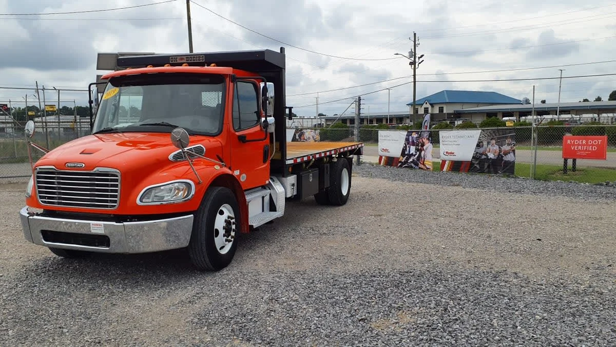 2019 Freightliner M2 106