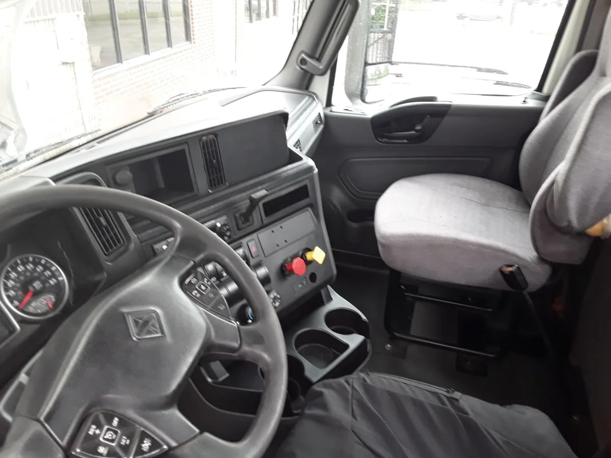 2020 International LT in Kansas City, MO — photo 8
