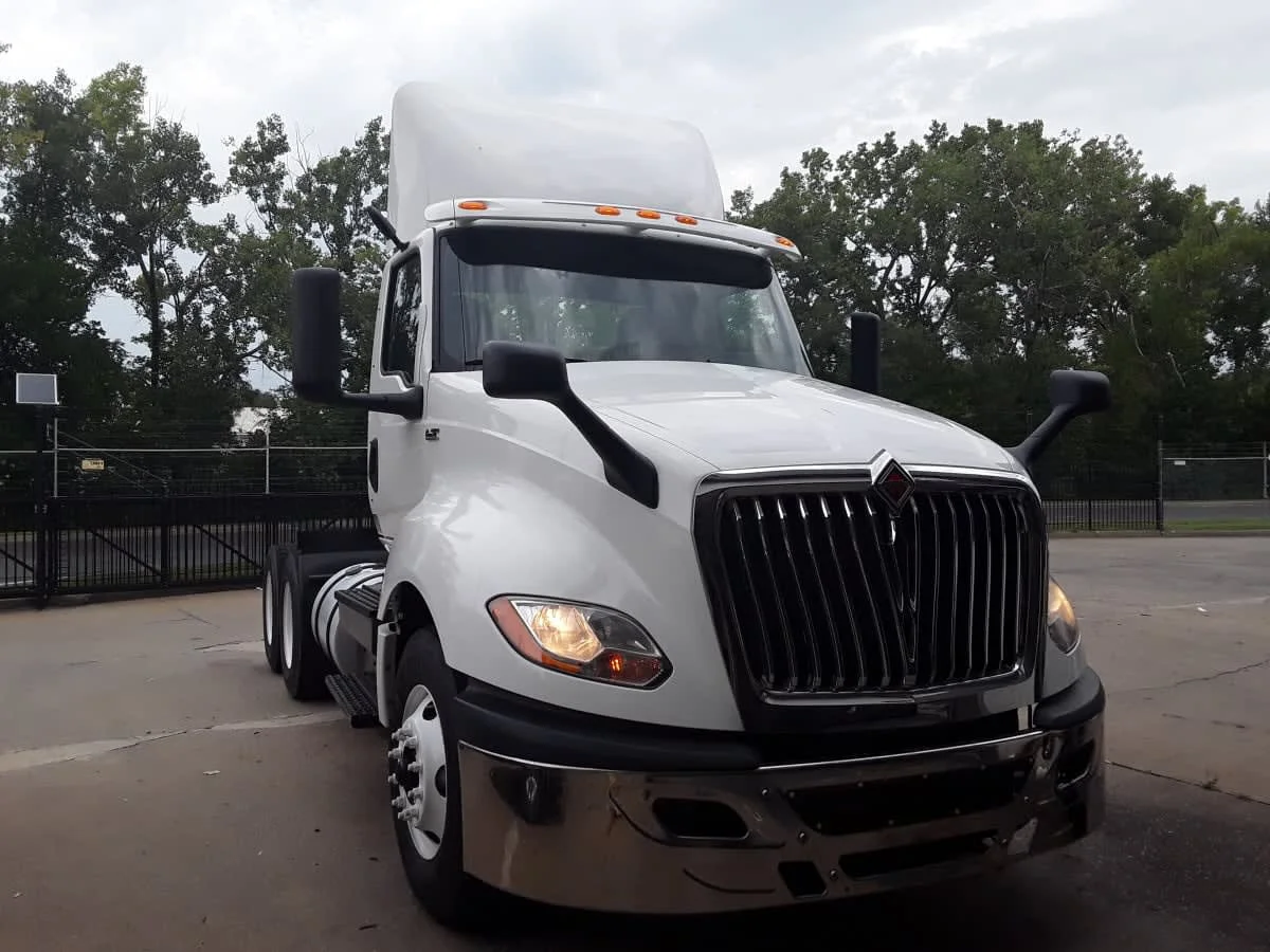 2020 International LT in Kansas City, MO — photo 3