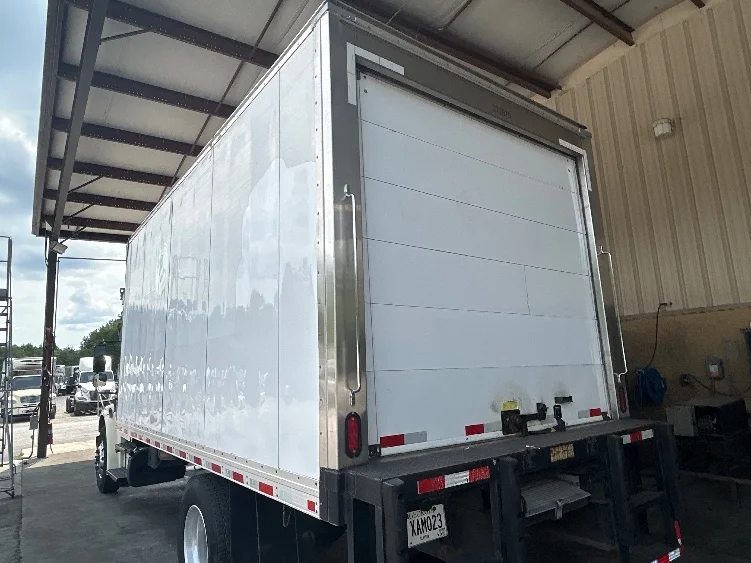 2019 Freightliner eM2 in Forest Park, GA — photo 6