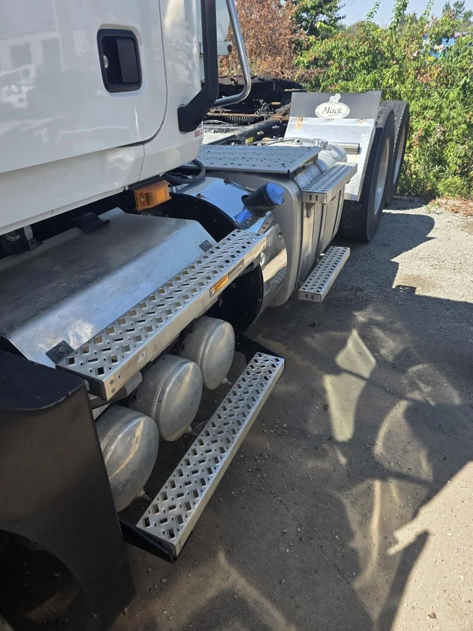 2022 Mack Anthem in Canton, OH — photo 3