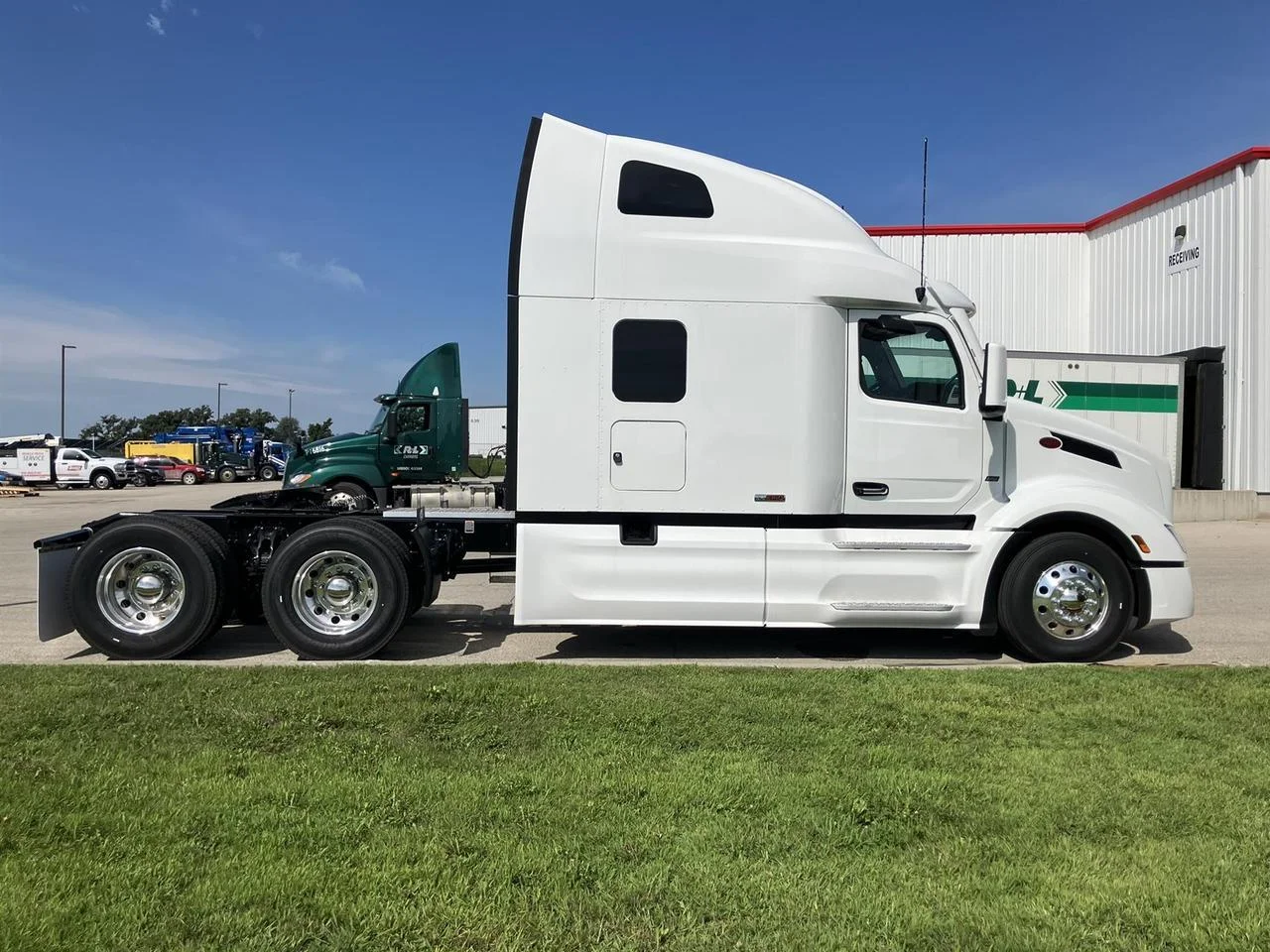 2027 Peterbilt 579 in Rochester, MN — photo 4