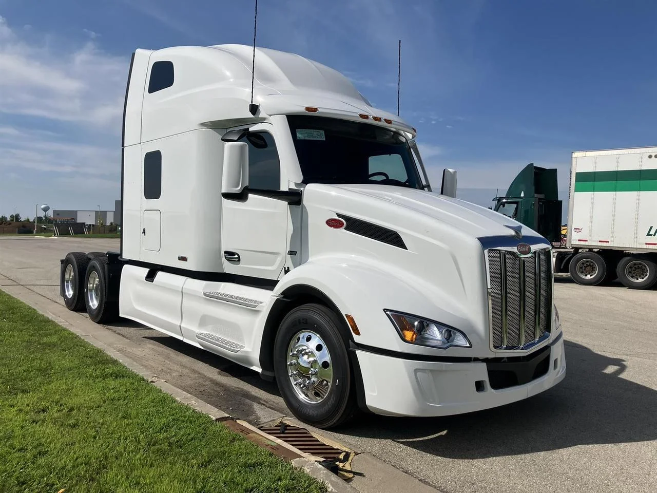 2027 Peterbilt 579 in Rochester, MN — photo 2