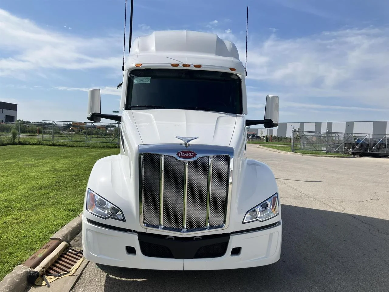 2027 Peterbilt 579 in Rochester, MN