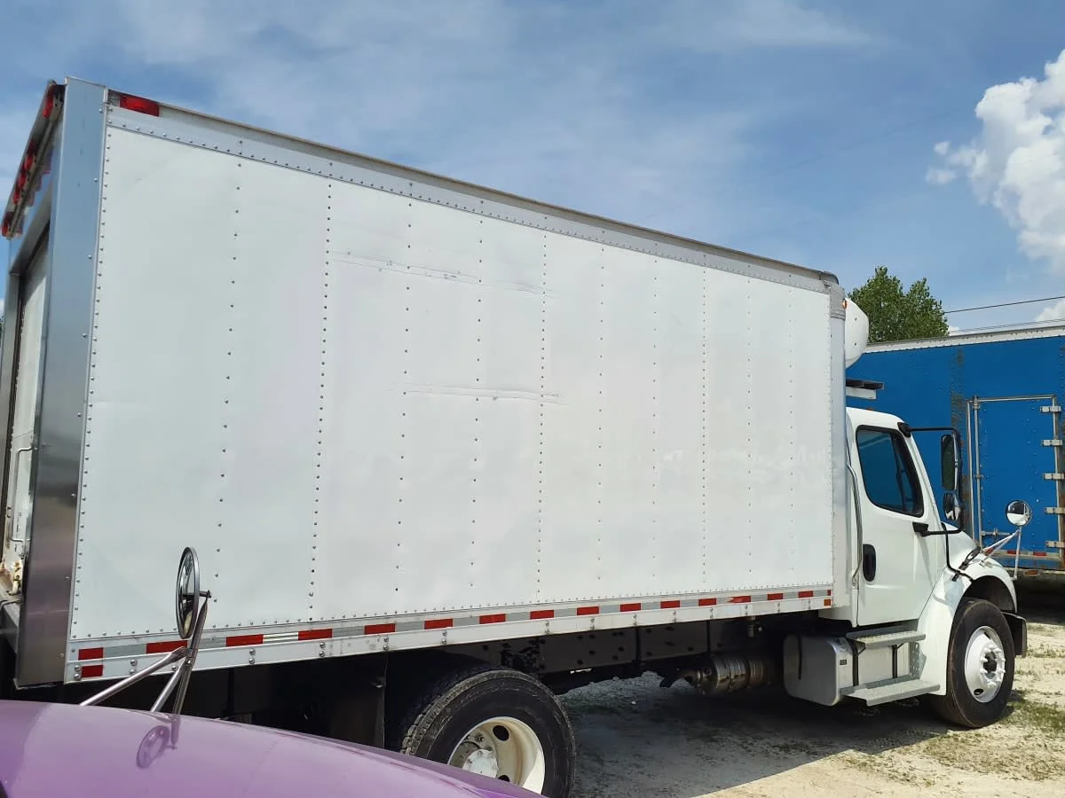 2019 Freightliner M2 106 in Indianapolis, IN — photo 4