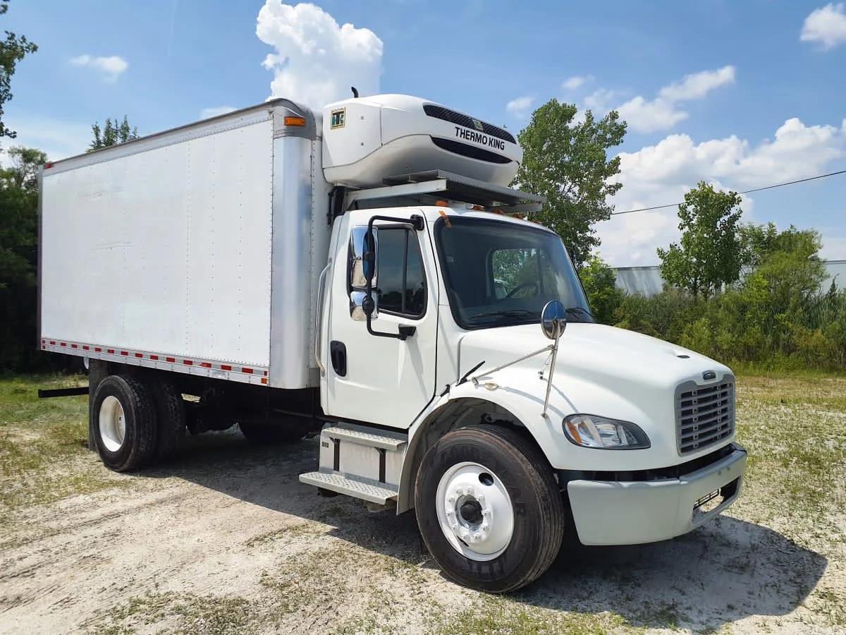 2019 Freightliner M2 106 in Indianapolis, IN — photo 3