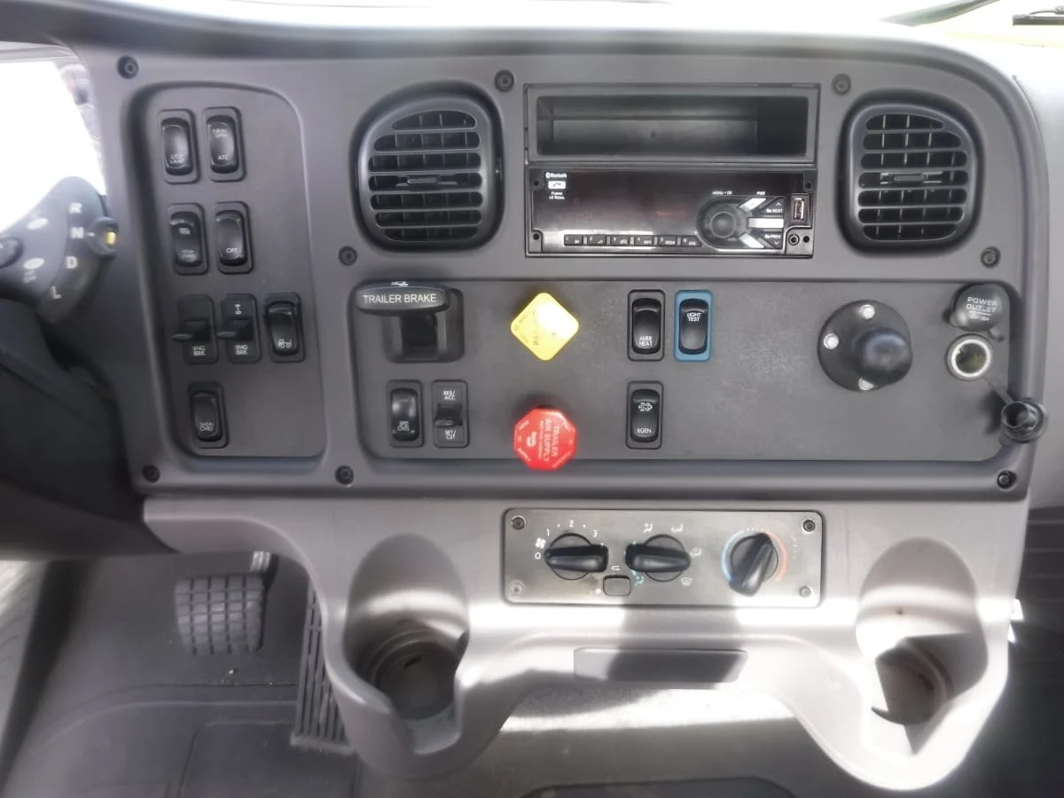 2019 Freightliner M2 112 - image 11