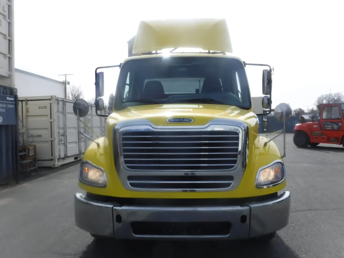2019 Freightliner M2 112 - image 2
