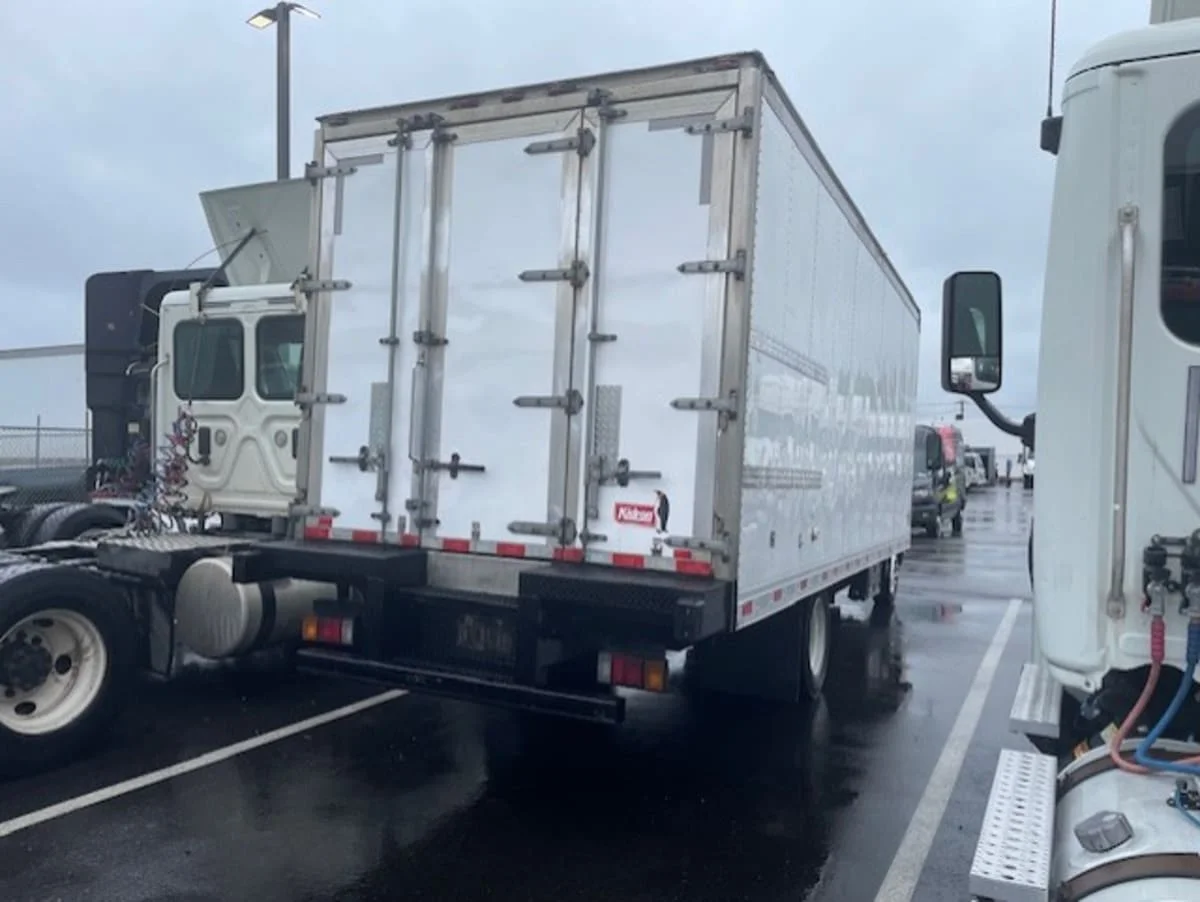2019 Isuzu NQR in Farmingdale, NY — photo 4