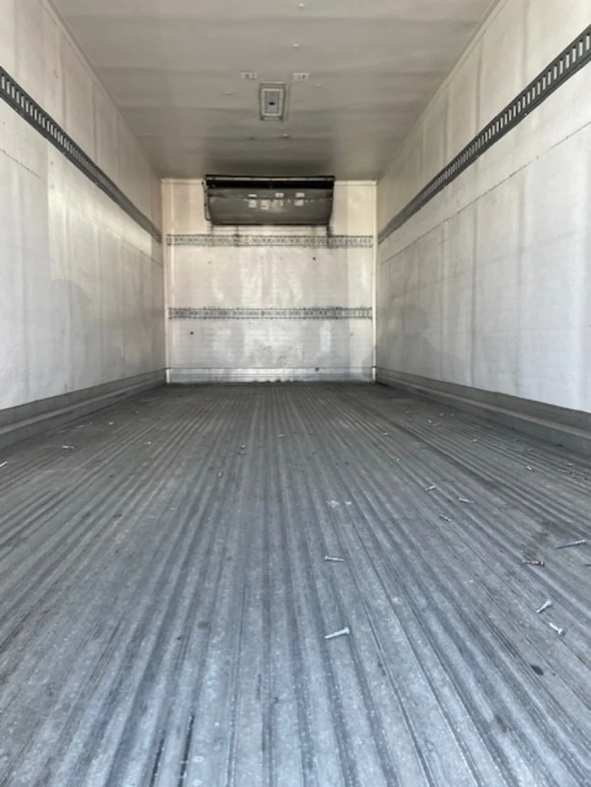 2019 Isuzu NQR in Farmingdale, NY — photo 9
