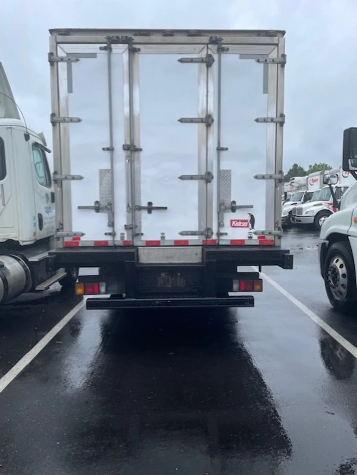2019 Isuzu NQR in Farmingdale, NY — photo 5