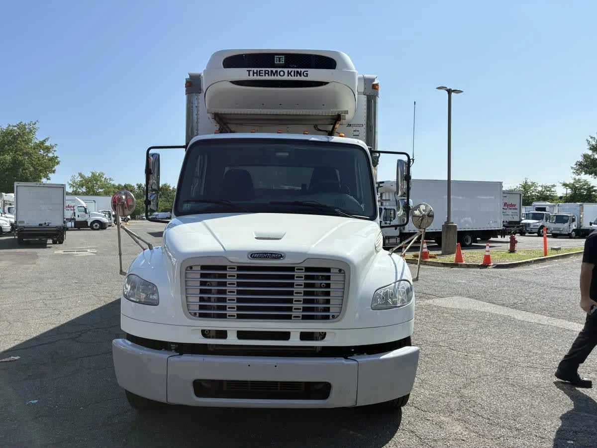 2019 Freightliner M2 106 in Newark, NJ — photo 2