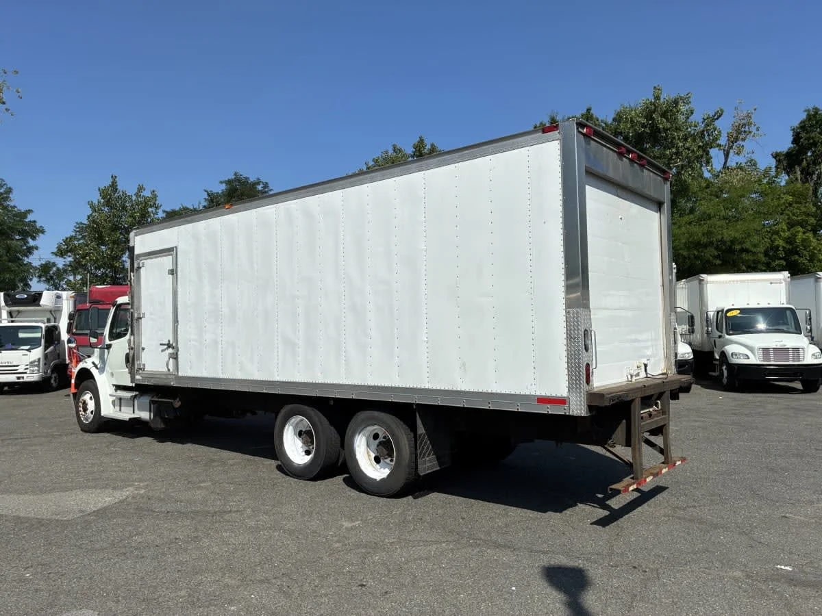 2019 Freightliner M2 106 in Newark, NJ — photo 4