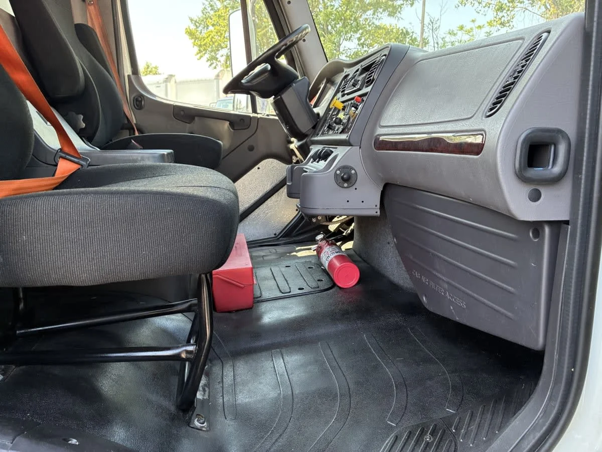 2019 Freightliner M2 106 in Newark, NJ — photo 8