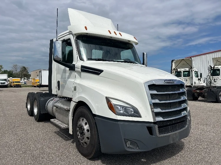 2019 Freightliner Cascadia in Lansing, MI