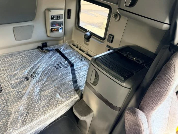 2026 International LT - image 19