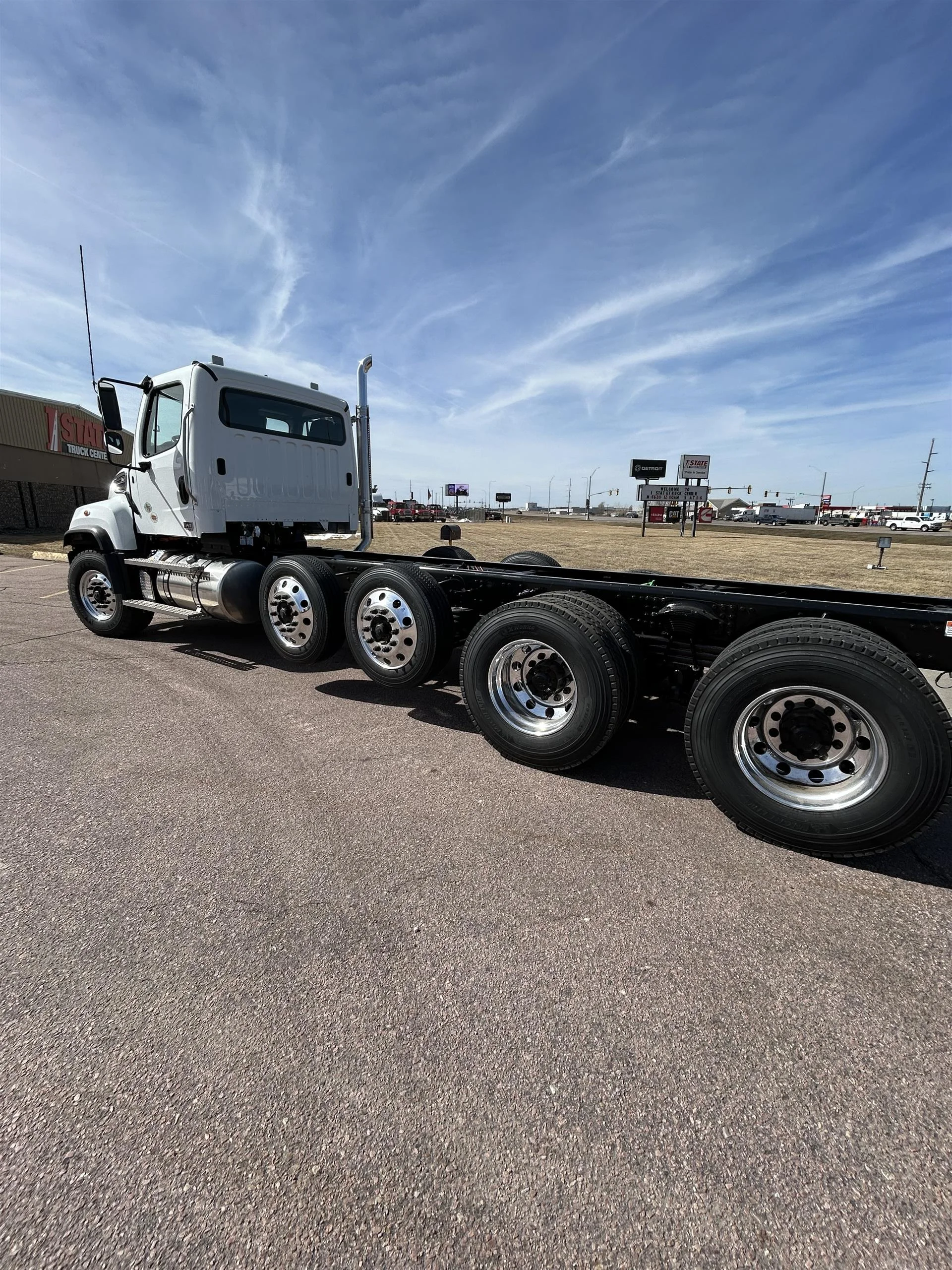 2027 Freightliner 114SD in Sioux Falls, SD — photo 4
