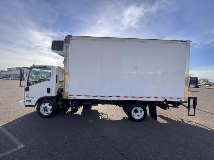 2020 Isuzu NQR - image 3