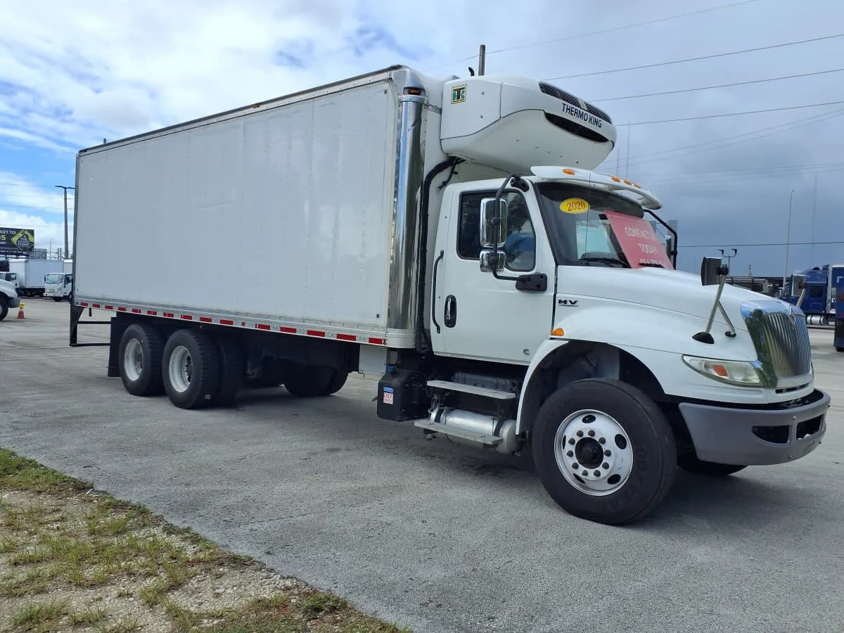 2020 International MV - image 3