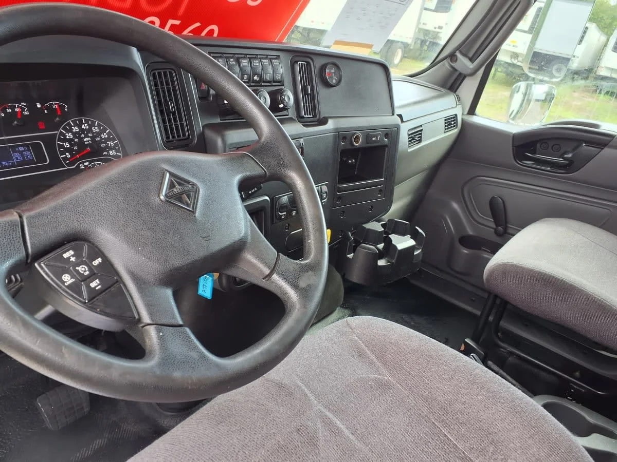 2020 International MV - image 8