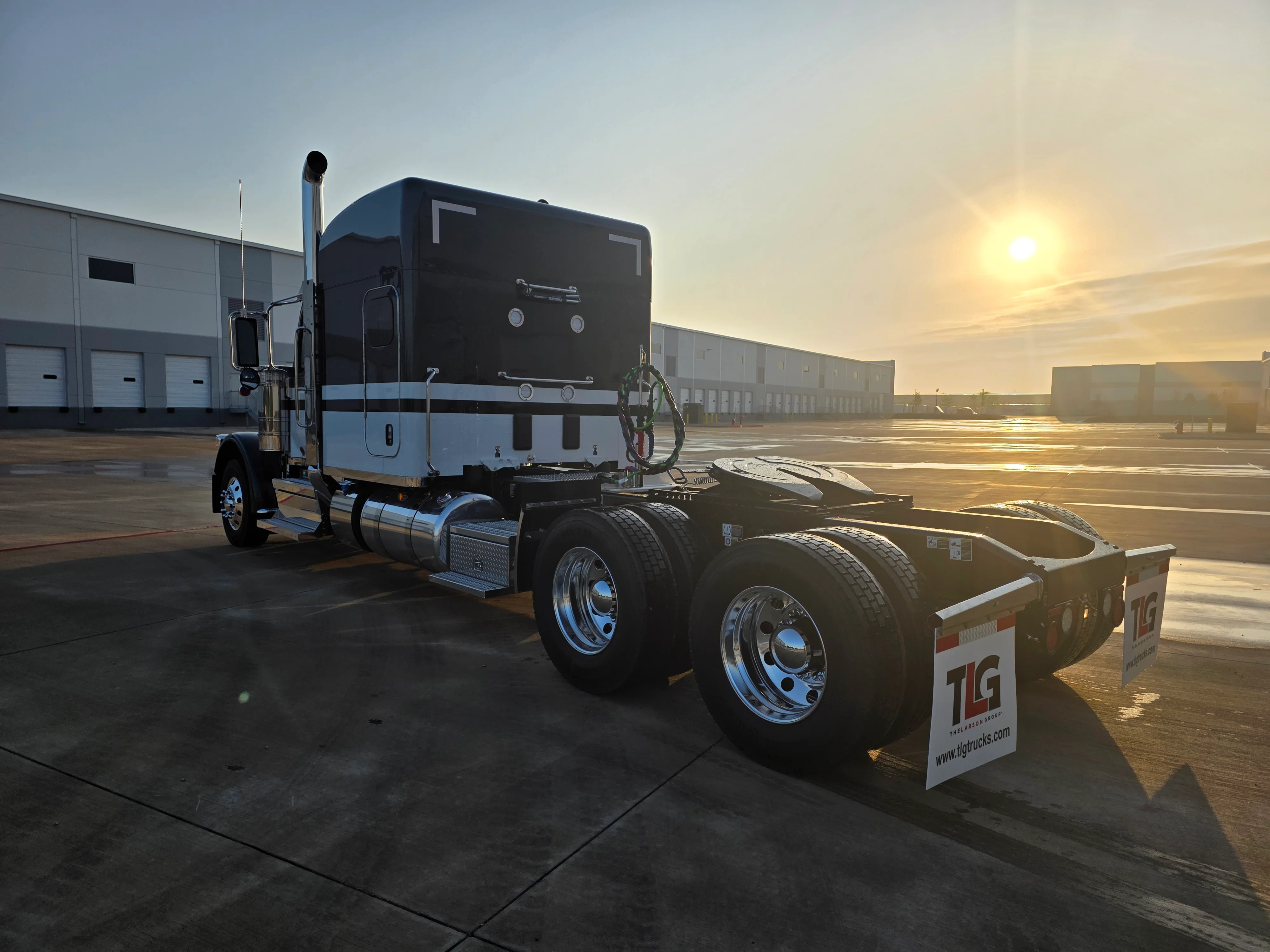 2027 Peterbilt 589 — photo 3