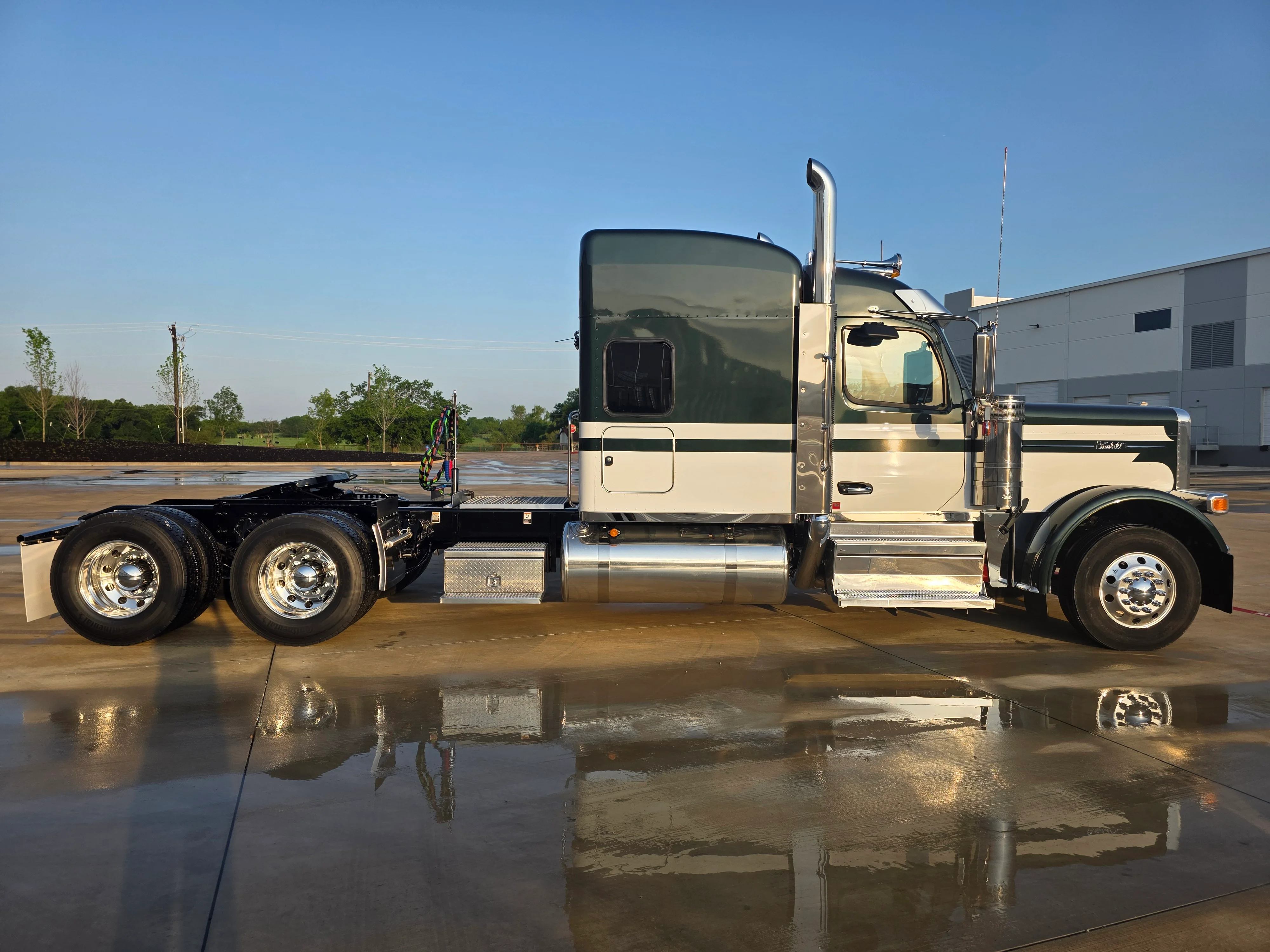 2027 Peterbilt 589 — photo 6
