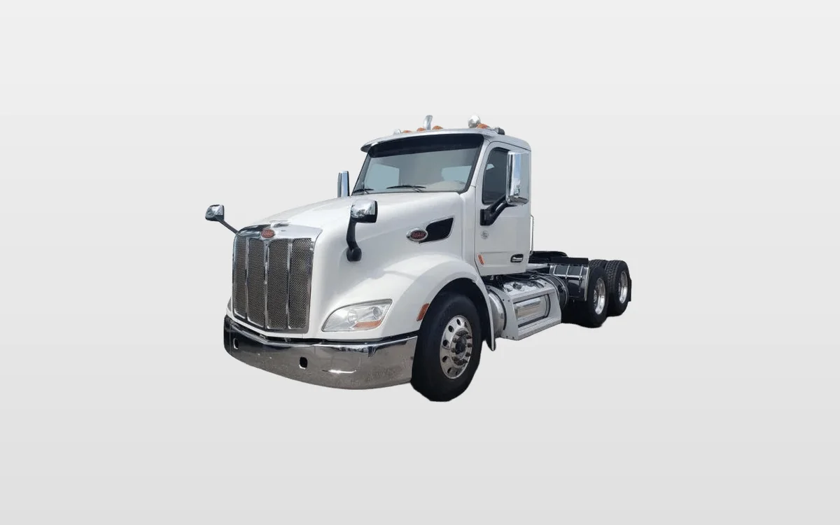 2020 Peterbilt 579 - image 1