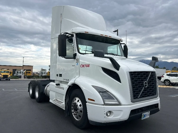 2020 Volvo VNR 640 in Fontana, CA