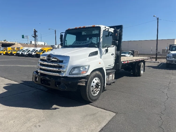2019 Hino 268 - image 3