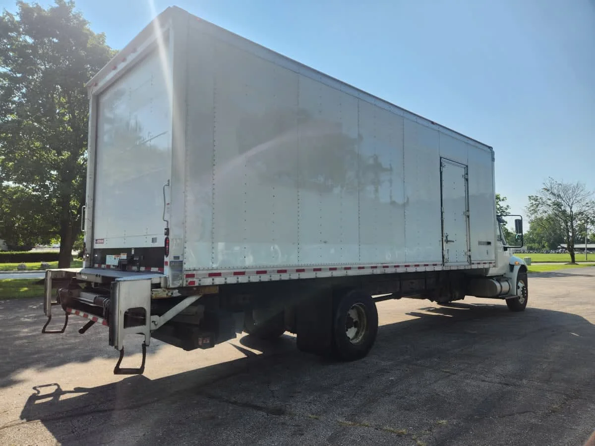 2019 International 4300 in Hilliard, OH — photo 4