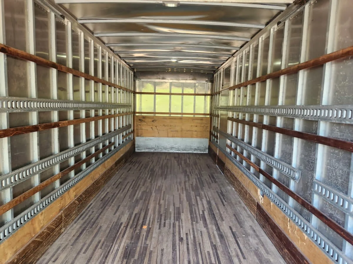 2019 International 4300 in Hilliard, OH — photo 8