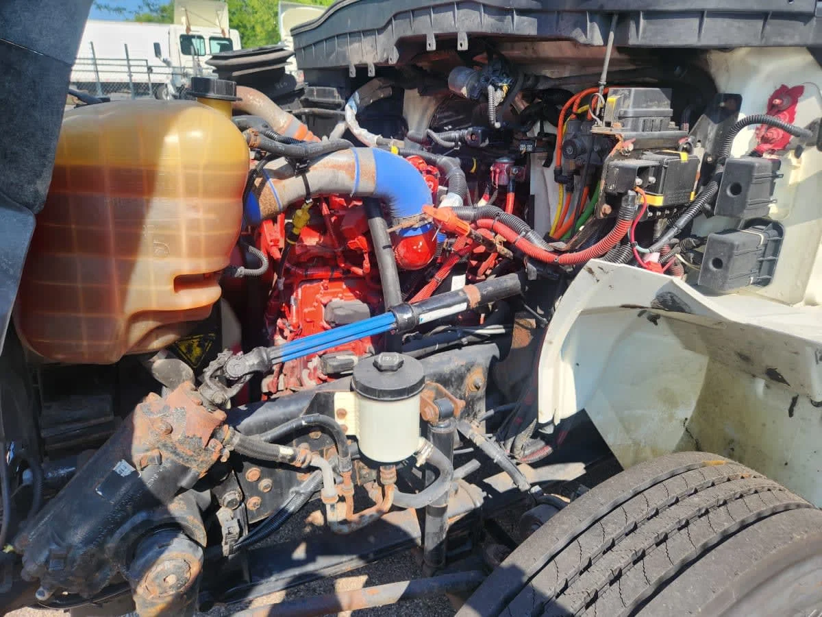 2019 International 4300 in Hilliard, OH — photo 9