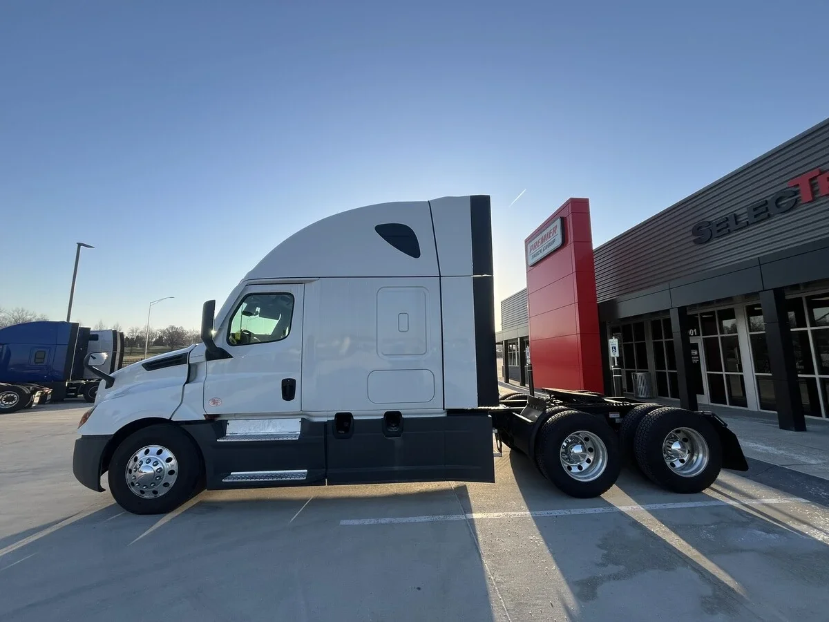 2024 Freightliner Cascadia - image 5