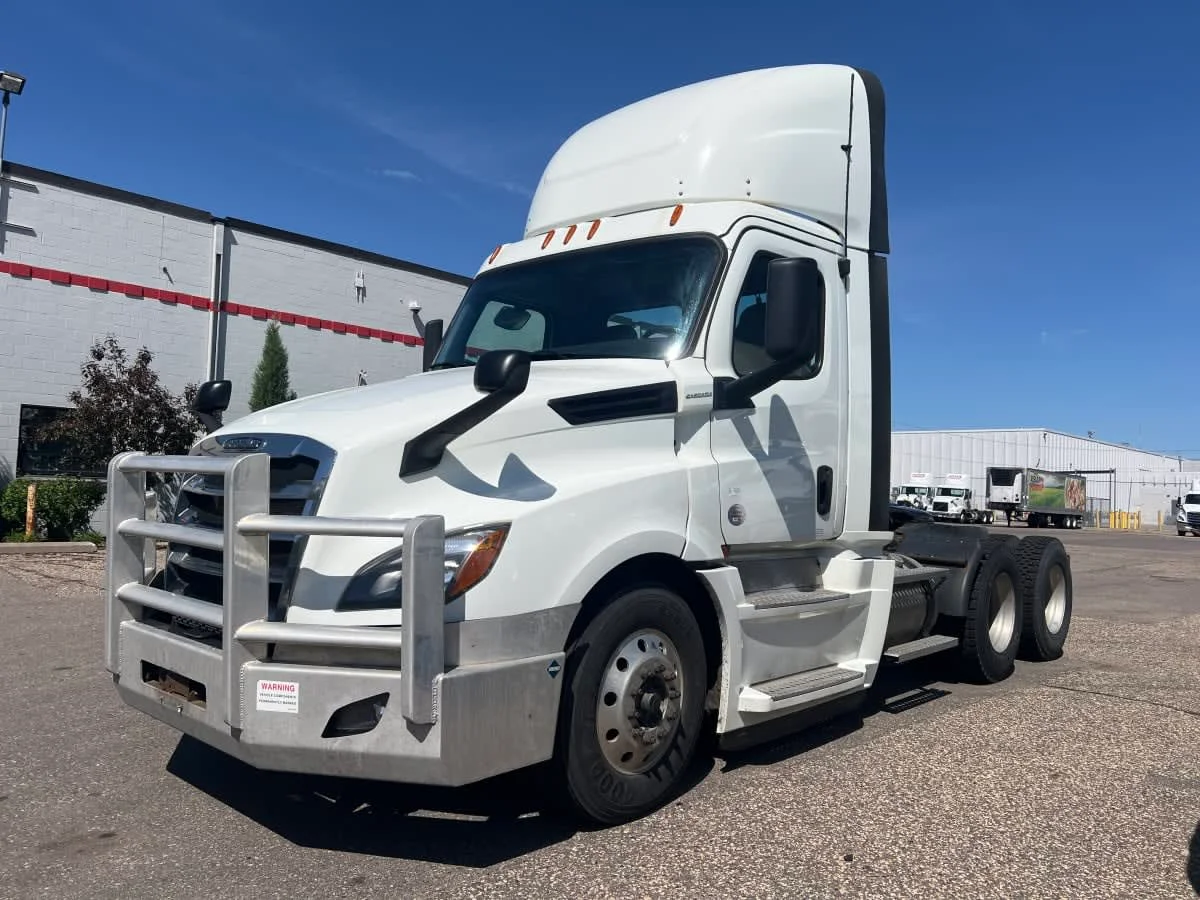 2020 Freightliner Cascadia in Minneapolis, MN