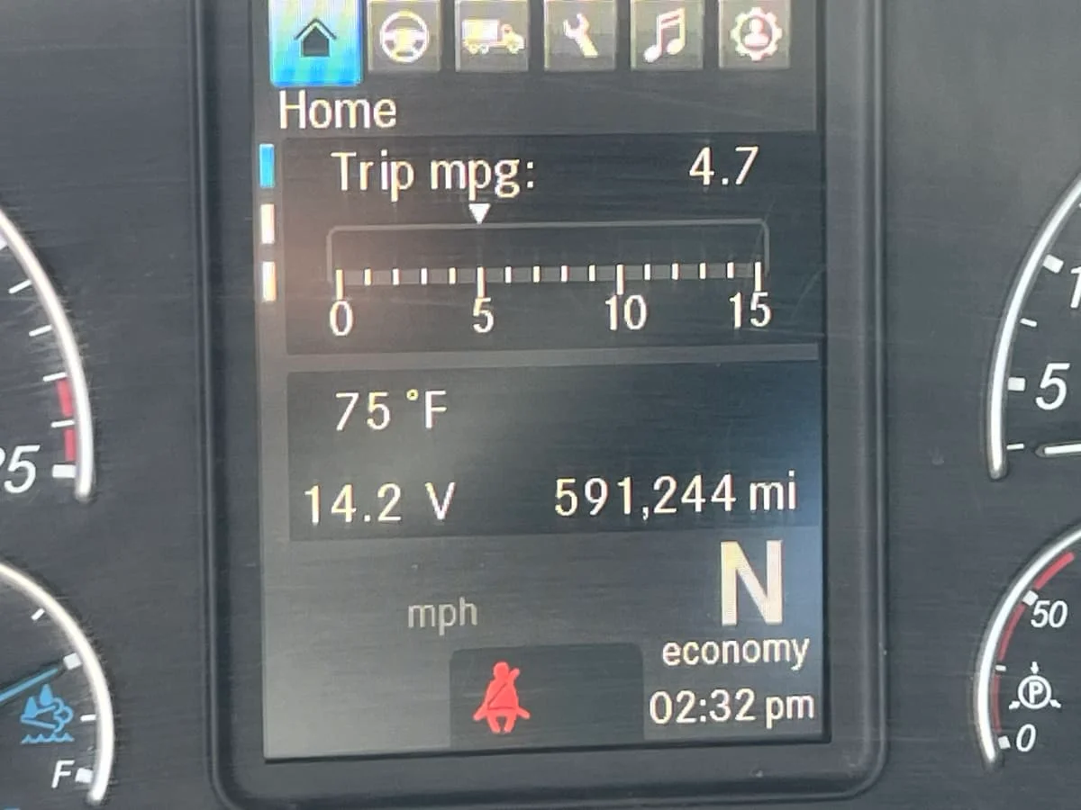2020 Freightliner Cascadia in Minneapolis, MN — photo 9