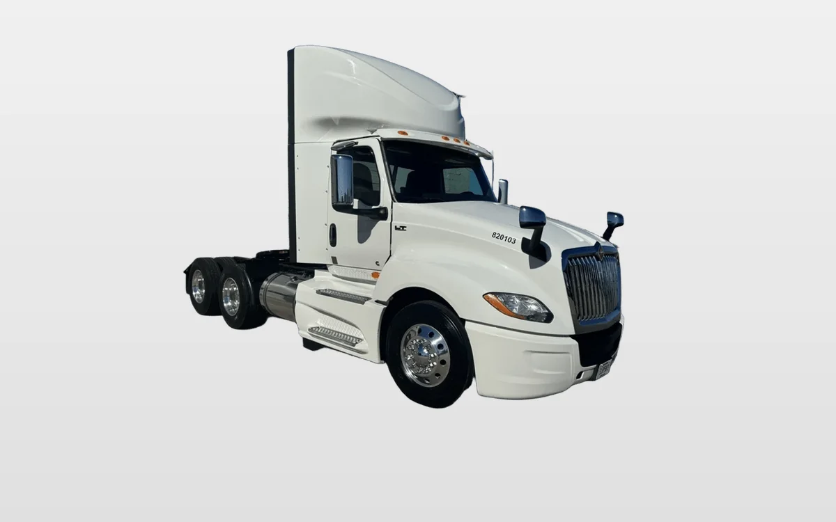 2020 International LT - image 1