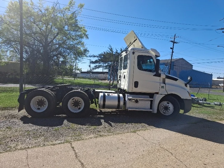 2019 Freightliner Cascadia in Monroe, LA — photo 8