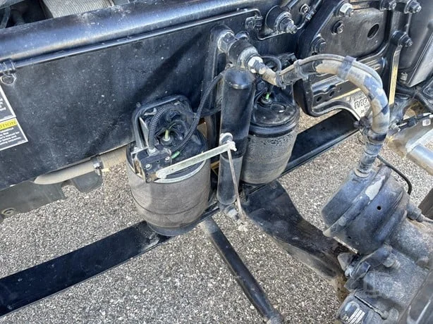 2023 Peterbilt 389 - image 17