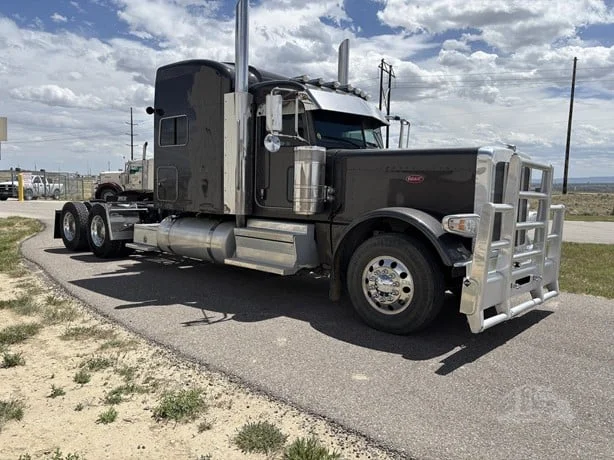 2023 Peterbilt 389 in Casper, WY — photo 3