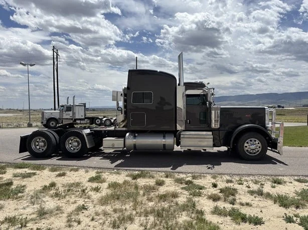 2023 Peterbilt 389 in Casper, WY — photo 4