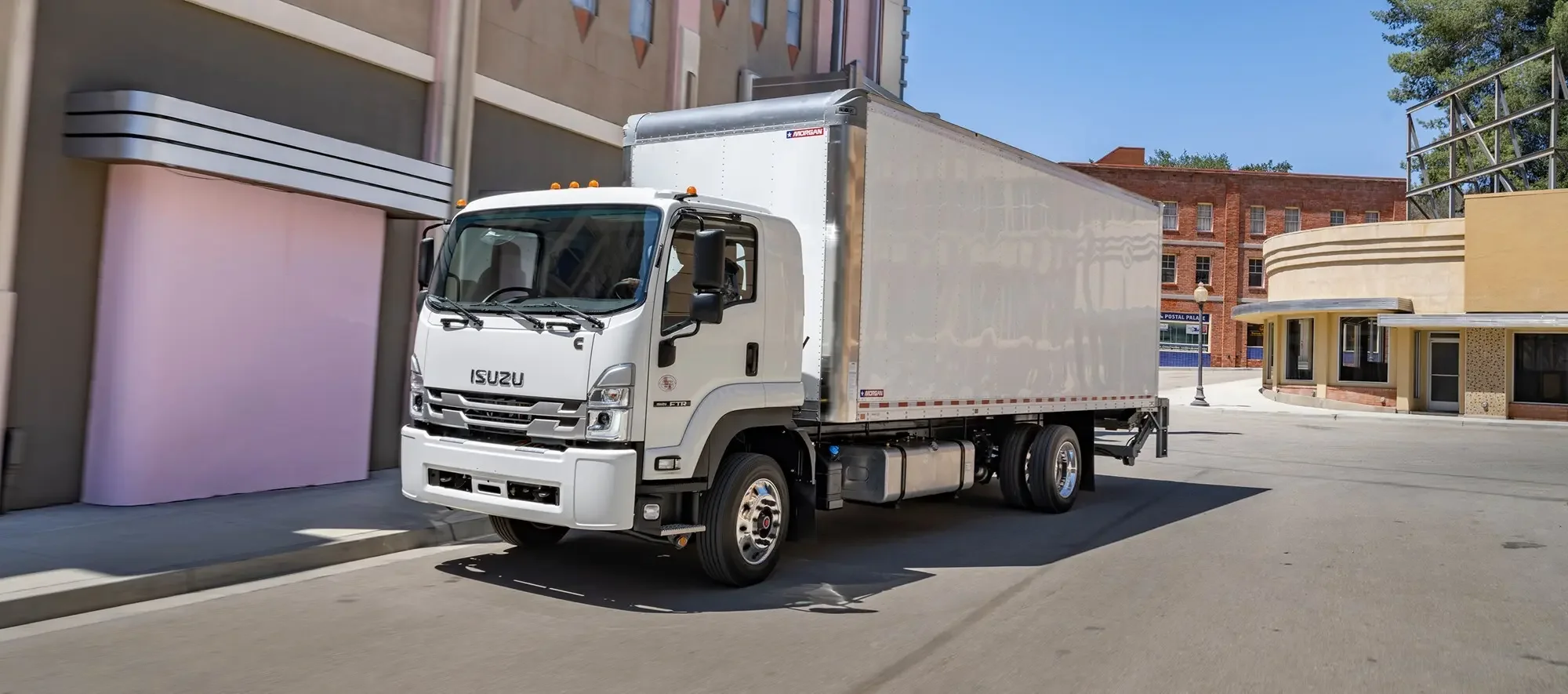 2025 Isuzu FTR - image 7