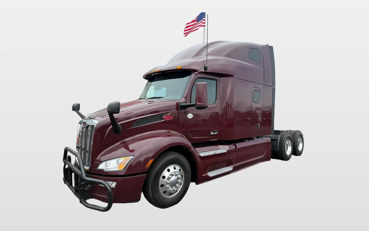 2023 PETERBILT 579 - image 1